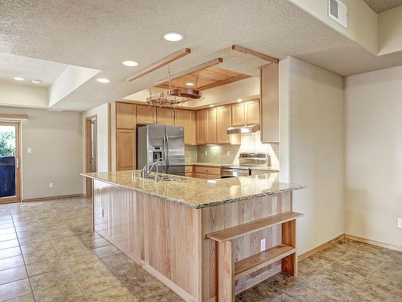 3rd image of 11031 Esmeralda Dr NW