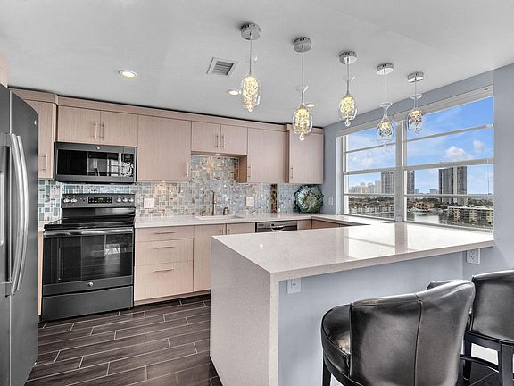3rd image of 2801 NE 183rd Street #1417w