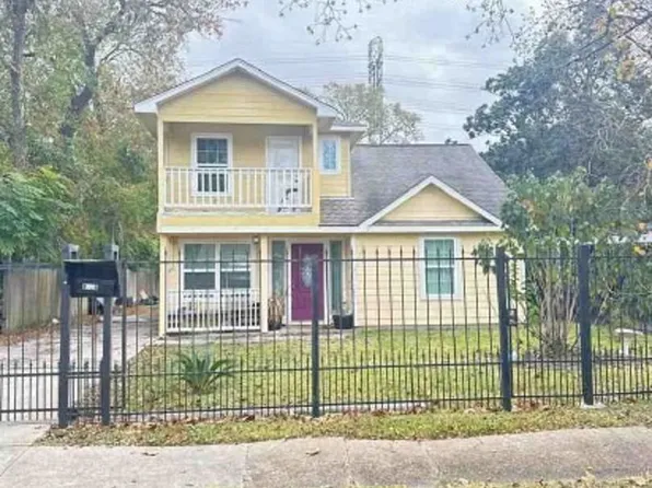 8328 Lenore St, Houston, TX 77017
