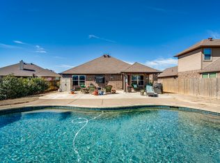 913 Saint Andrews Dr, Burleson, TX 76028