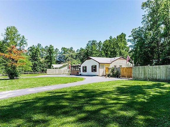 4th image of 6614 Lake View Dr