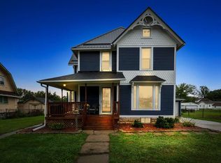 1007 Cedar St, Tipton, IA 52772