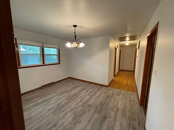 5th image of 137 Hillwood Ln