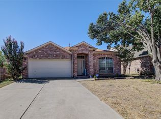809 Fox Run Trl, Saginaw, TX 76179