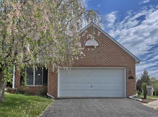 497 Hillside Dr, Mountville, PA 17554