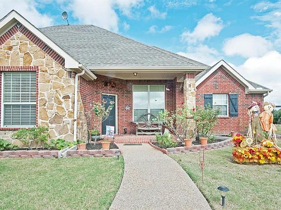 3rd image of 1115 Harvest Hill Cir