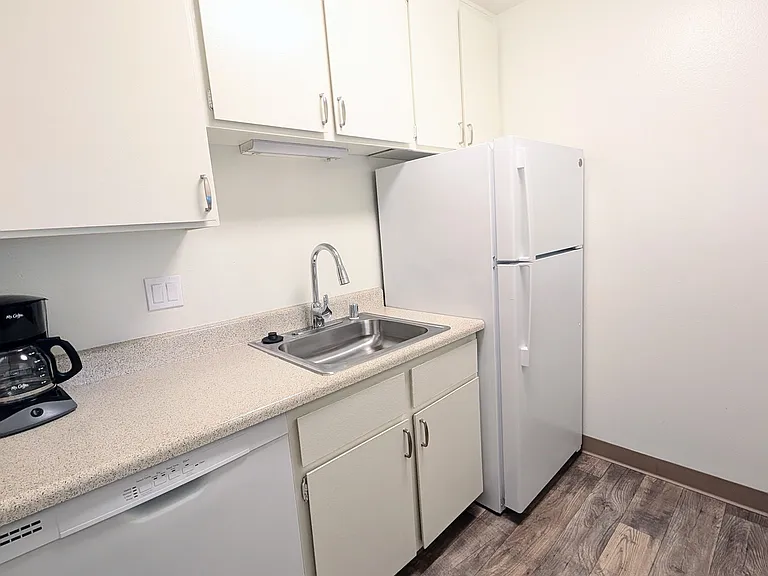 Oxford Parkside Apartments — Photo 9