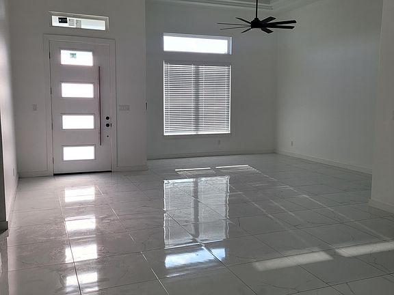 4th image of 1502 Helena Dr