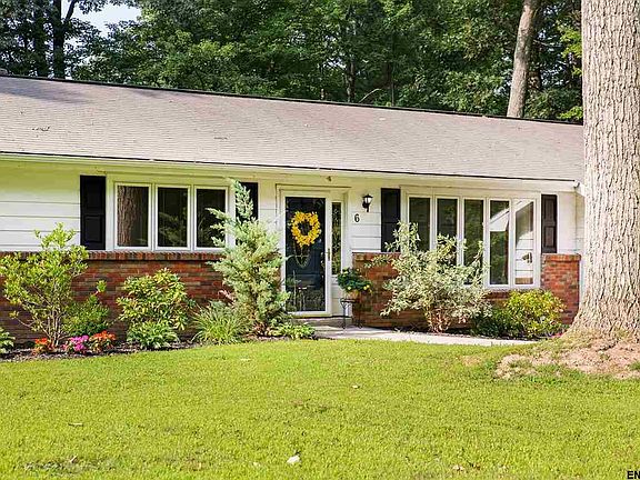 2nd image of 6 Aspen Ln