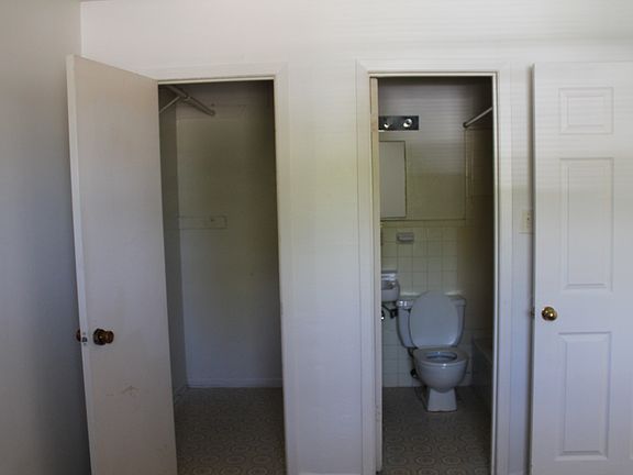 4th image of 207 W Anderson Ave #B