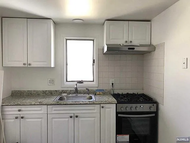 415 Demarest Ave #2 — Photo 5