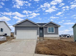 723 W Wright Rd, Norwalk, IA 50211