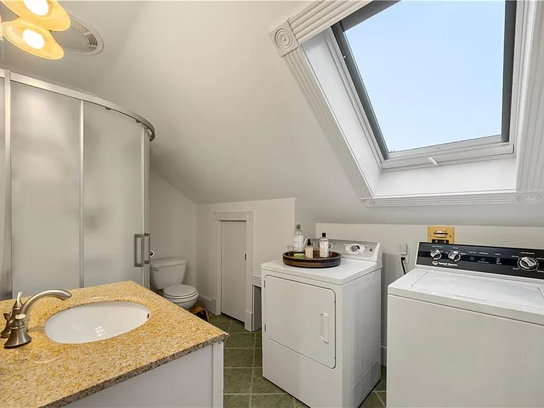 35 Marsh St — Photo 22