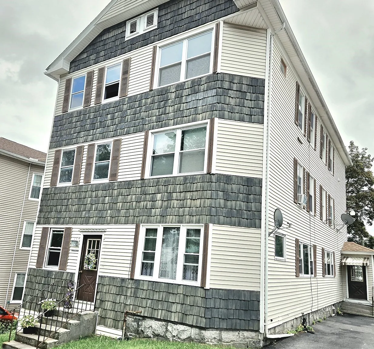 2 bed, 1.0 bath, 1175 sqft, $2,100 — Photo 2