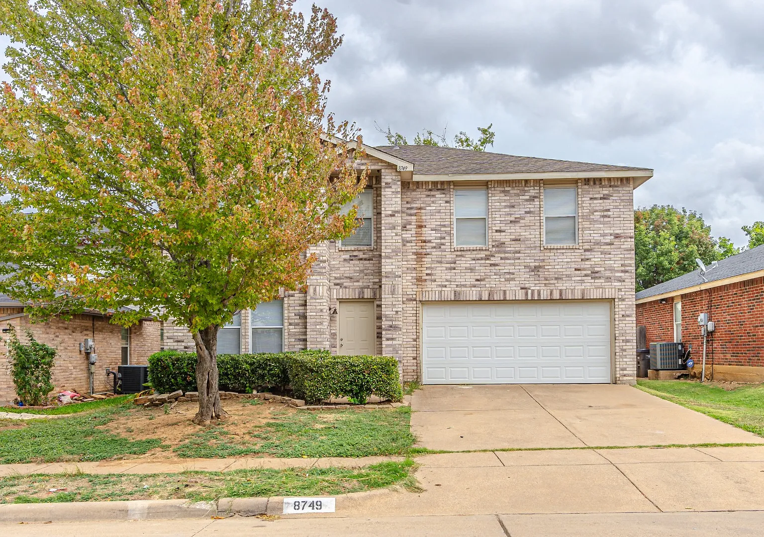 8749 Hunters Trl — Photo 2