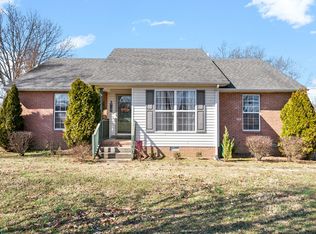 2738 Logan Rd, Greenbrier, TN 37073