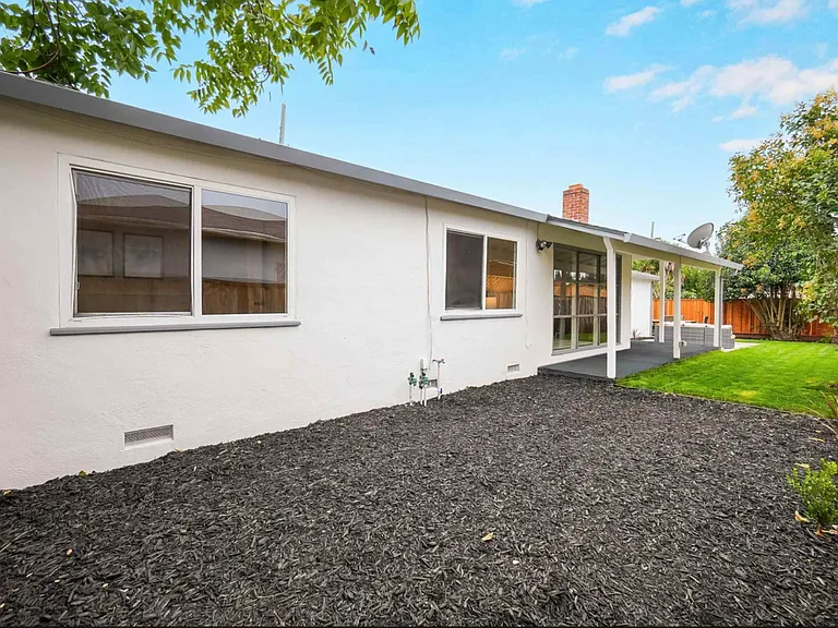 7 Newhall St — Photo 27