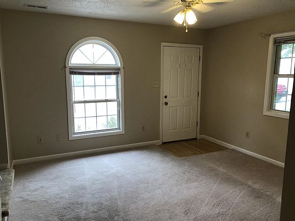 4th image of 835 E Sherwood Hills Dr