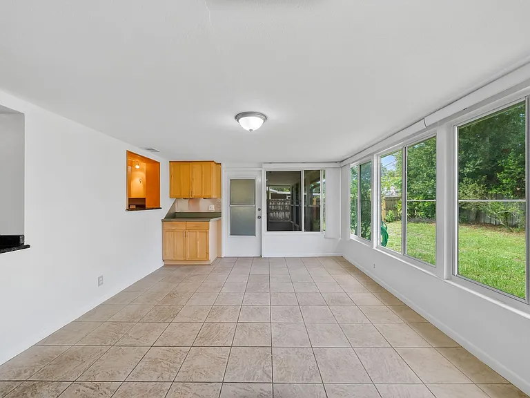 1812 Lady Mary Dr — Photo 22