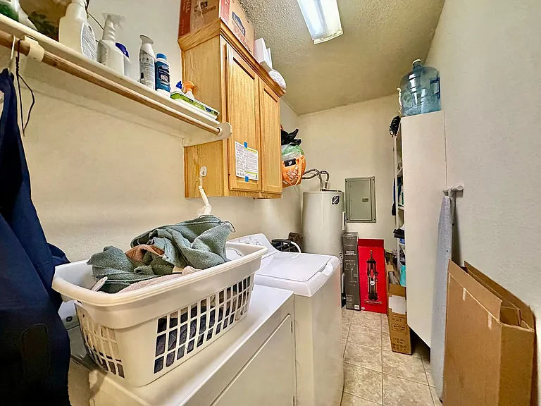1318 James Ave — Photo 13