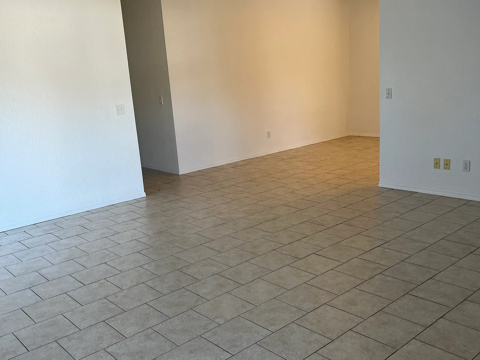3 bed, 1545 sqft, $1,200 — Photo 2