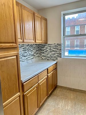 4th image of 2086 E 23rd St #2R