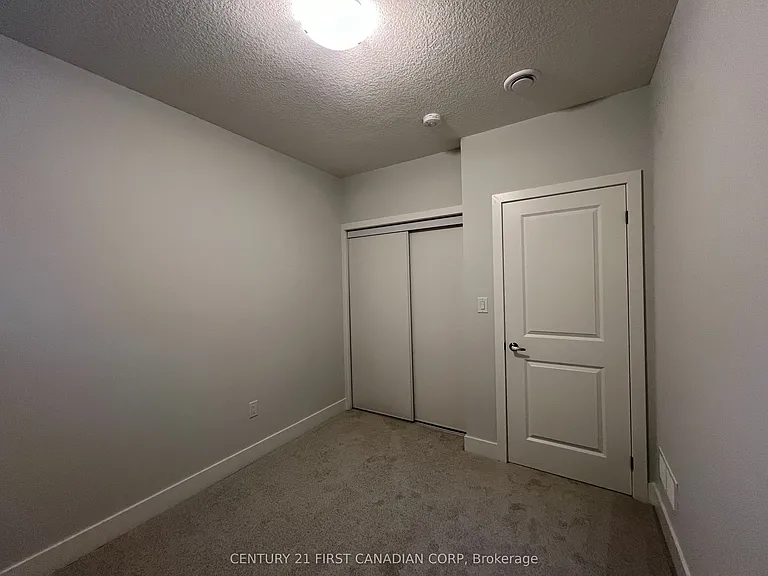990 Deveron Cres #37 — Photo 26