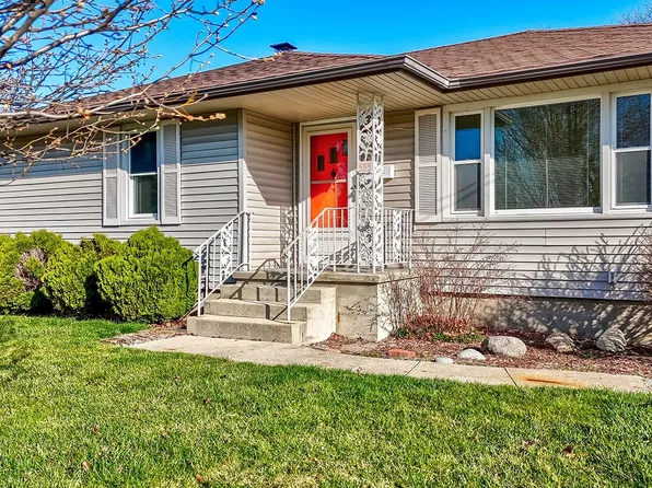 555 Baker Ave, La Salle, IL 61301
