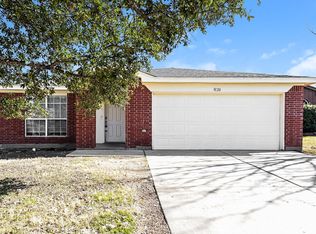 8128 Twin Oaks Trl, Fort Worth, TX 76134
