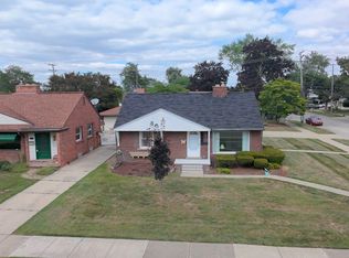 1400 Sherwood Ct, Dearborn, MI 48124