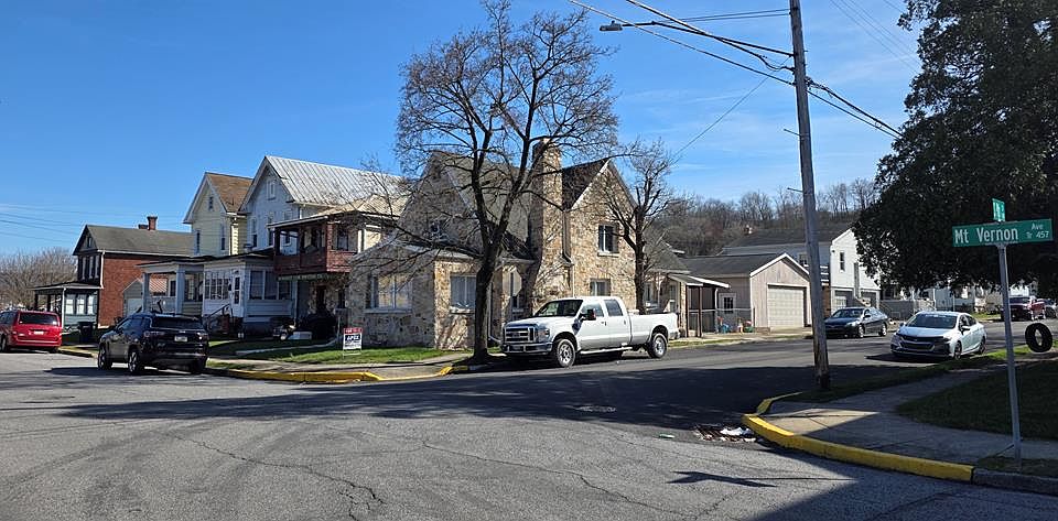 1st image of 830 Mount Vernon Ave