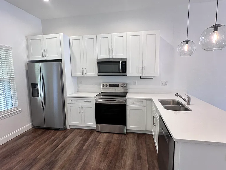 106 Lakeside Dr — Photo 10