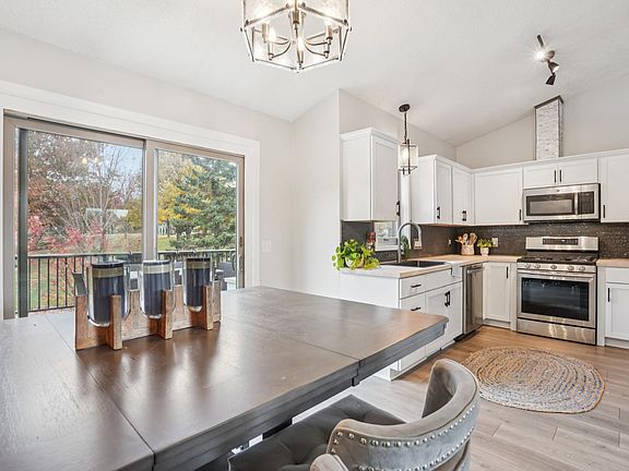 5th image of 2464 Timberlea Dr