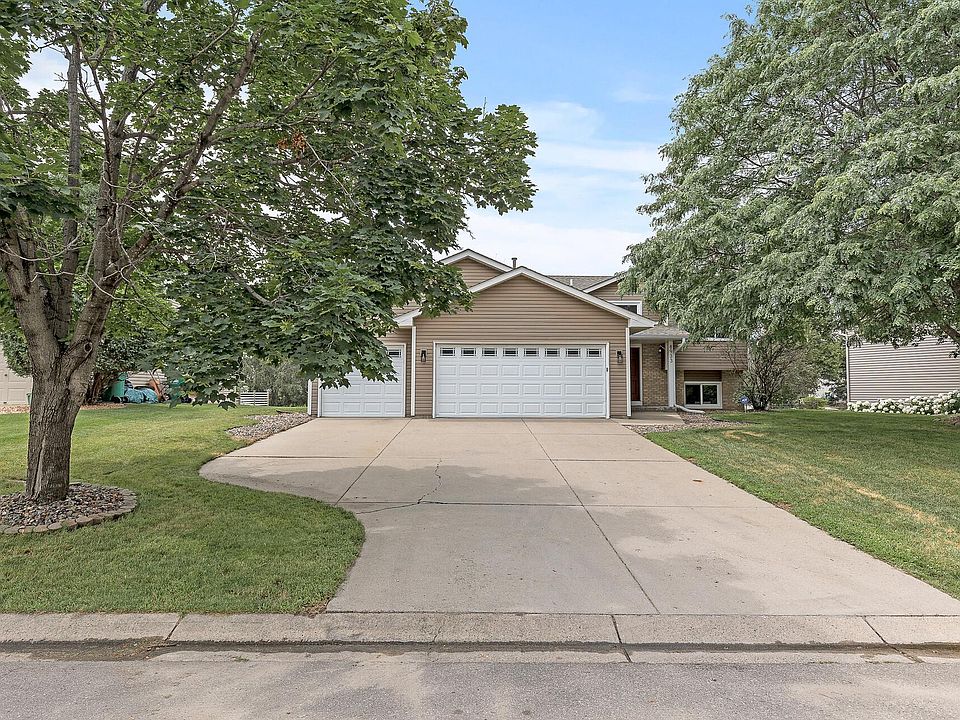 1st image of 8933 Prestwick Cir N