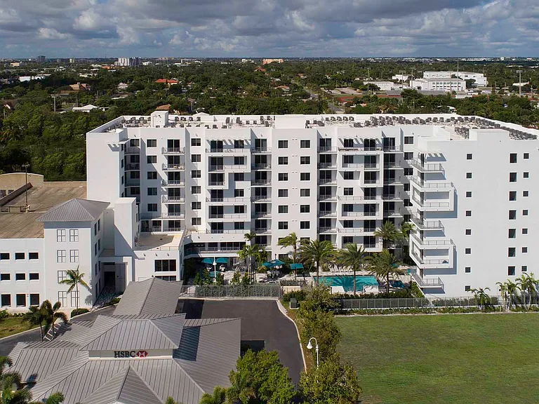 Griffis Pompano Beach exterior.