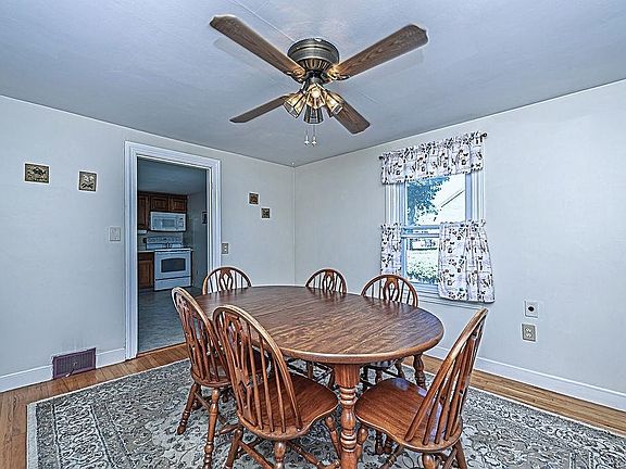 3rd image of 18 Pershing Street