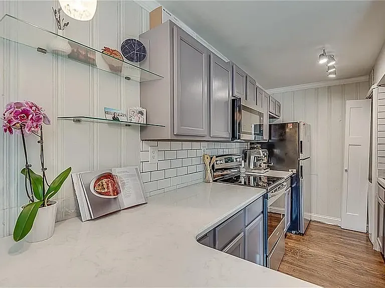 706 Charles Allen Dr NE #B — Photo 18