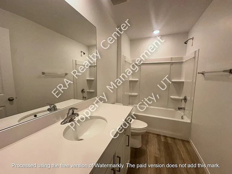 573 S May Dr — Photo 15
