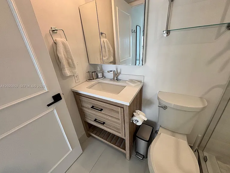 540 Brickell Key Dr #1024 — Photo 25