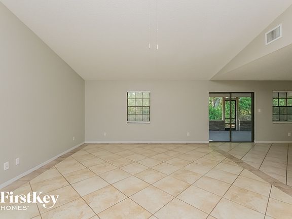 4th image of 5342 Houston Dr