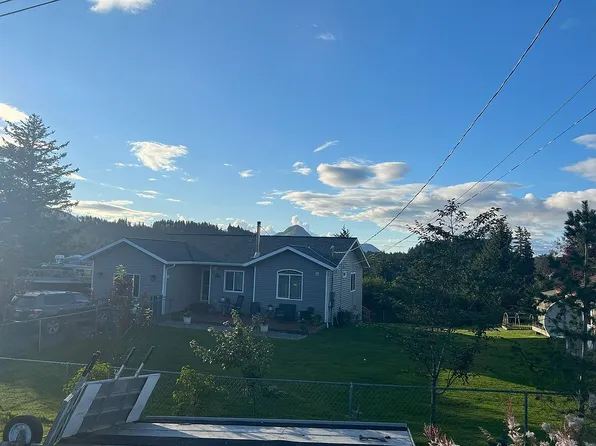 3233 Viewcrest Ln, Kodiak, AK 99615