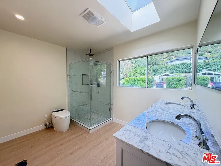2000 San Ysidro Dr — Photo 18