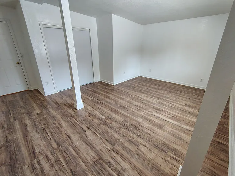 1351 Leonard Ave #A — Photo 16