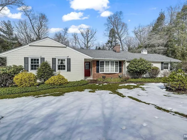 85 Akers Ave, Montvale, NJ 07645