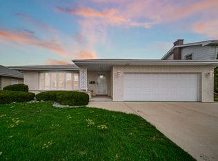 10916 Kingston St, Westchester, IL 60154