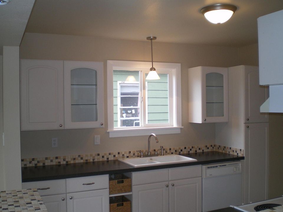 2nd image of 224 Kirby Ave SE