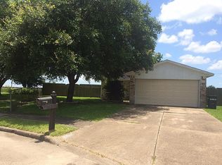 264 Austin St, Angleton, TX 77515