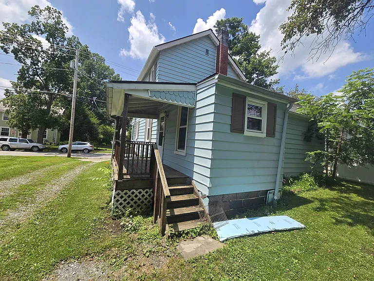 306 S High St #B — Photo 2