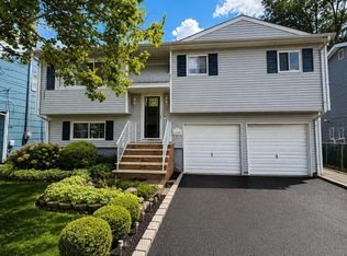71 Patton St, Iselin, NJ 08830