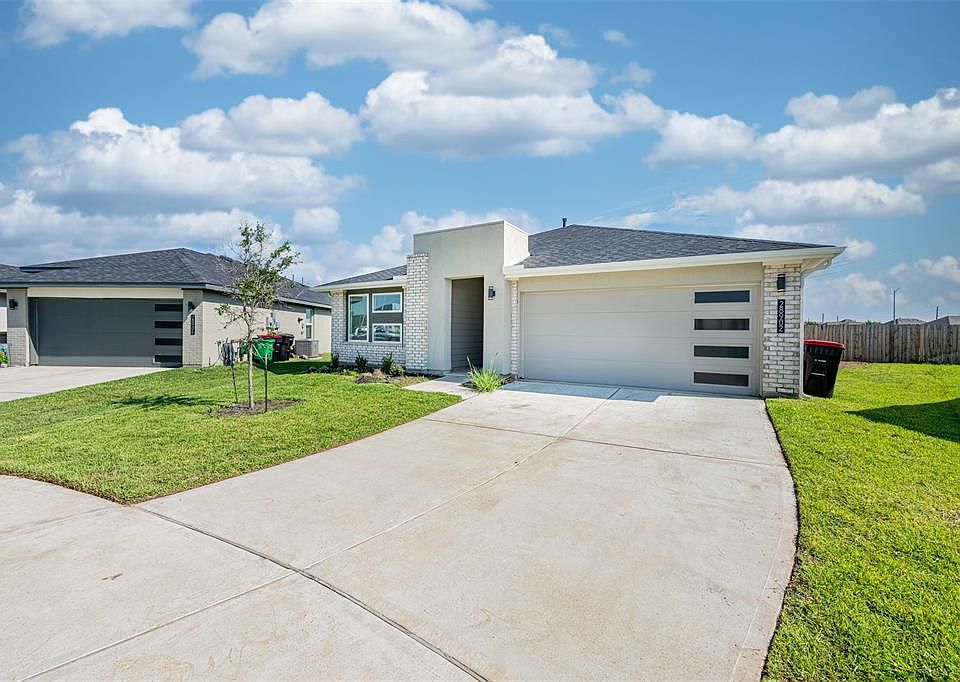 1st image of 28902 York Beach Ln
